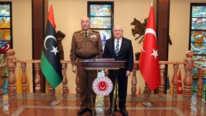 Началникът на либийската армия загина при самолетна катастрофа в Турция