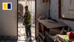 Тайландският премиер подготвя сцена за избори, заявявайки, че ще върне „властта на хората“