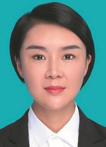 Служител на Синцзян, известен като „селски влиятелен човек“, умира след падане от кон