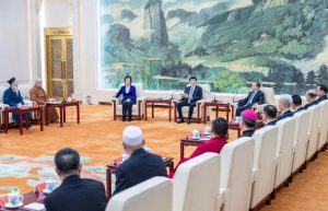 Висш служител поздрави религиозните групи за Пролетния празник