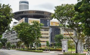 Започва дело за клевета на сингапурските министри срещу Bloomberg за статия за имоти